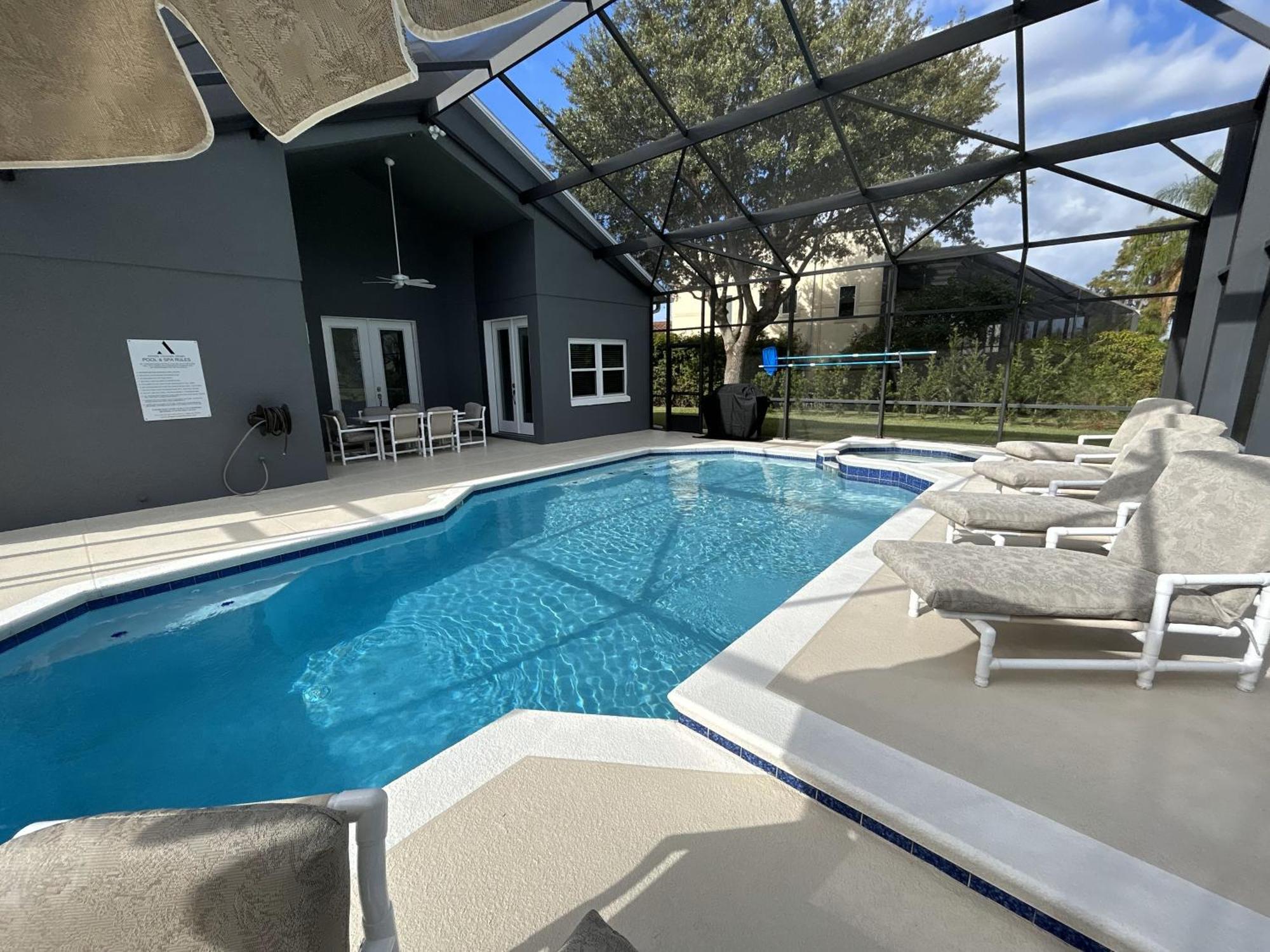 Mickeys Palm - Brand New! 6br Modern With Private Pool Hot Tub Bbq Theater - 2 Miles To Orlando
