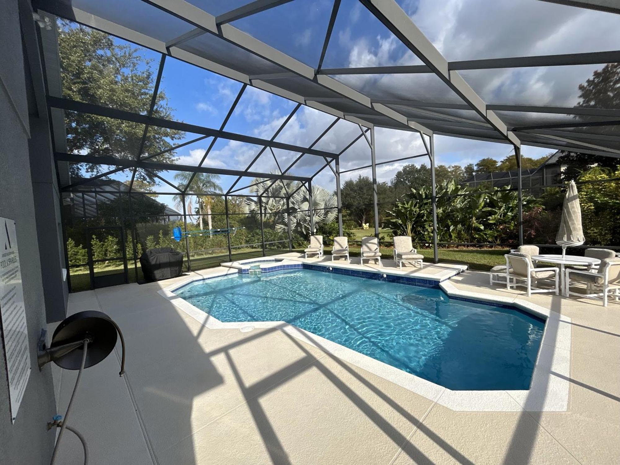 Holiday home Mickeys Palm - Brand New! 6br Modern With Private Pool Hot Tub Bbq Theater - 2 Miles To