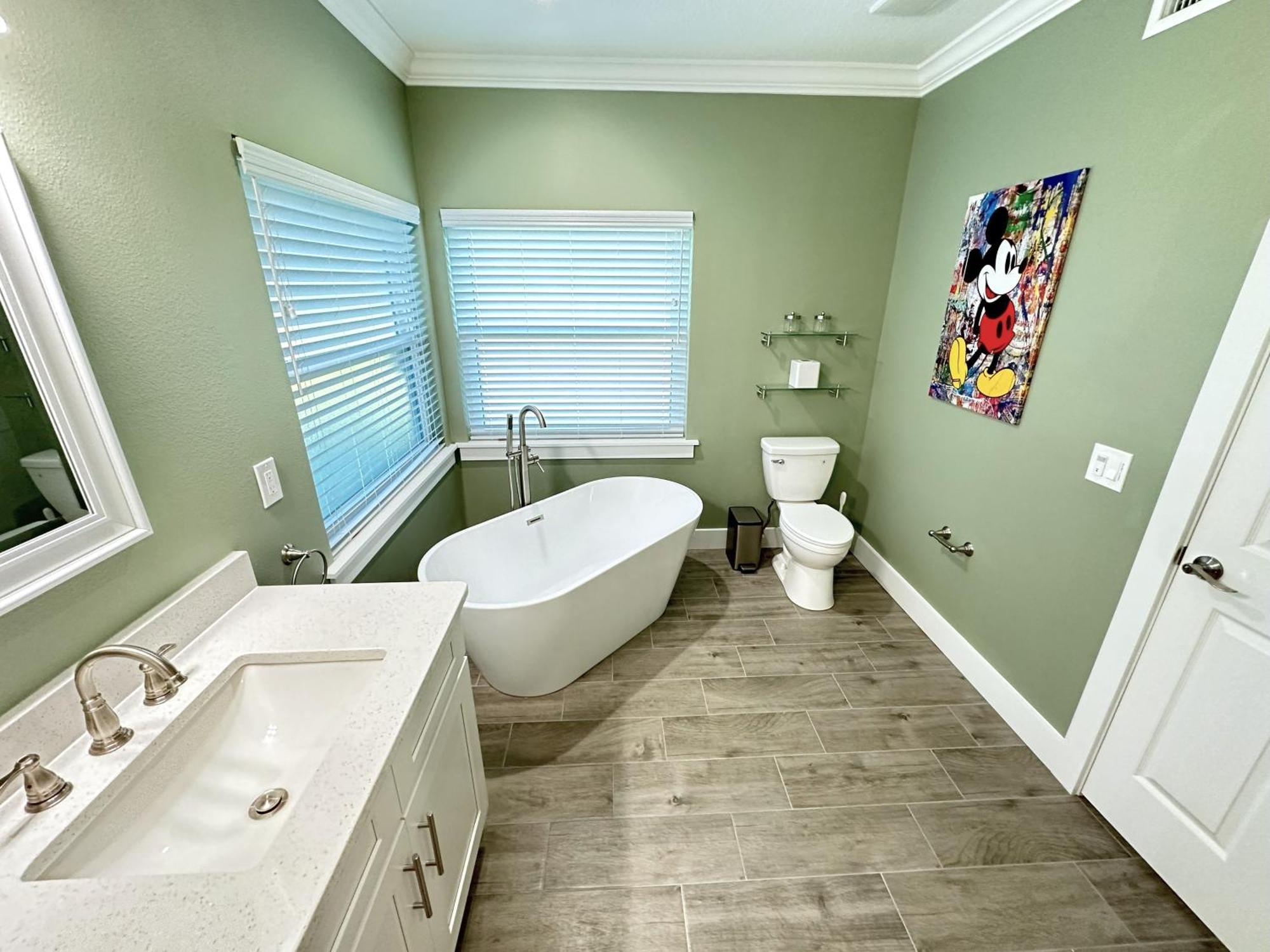 Mickeys Palm - Brand New! 6br Modern With Private Pool Hot Tub Bbq Theater - 2 Miles To Holiday home