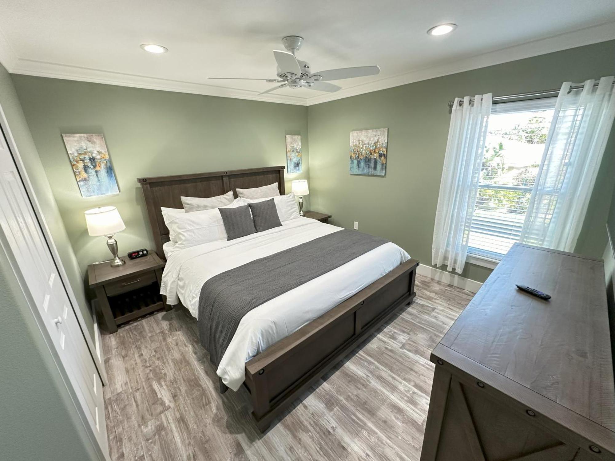 Mickeys Palm - Brand New! 6br Modern With Private Pool Hot Tub Bbq Theater - 2 Miles To * Orlando
