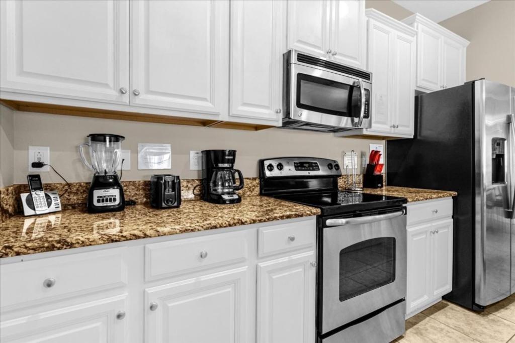 Holiday home 4 Bedrooms - 3 Bathrooms - Paradise Palms 2951 Bp *
