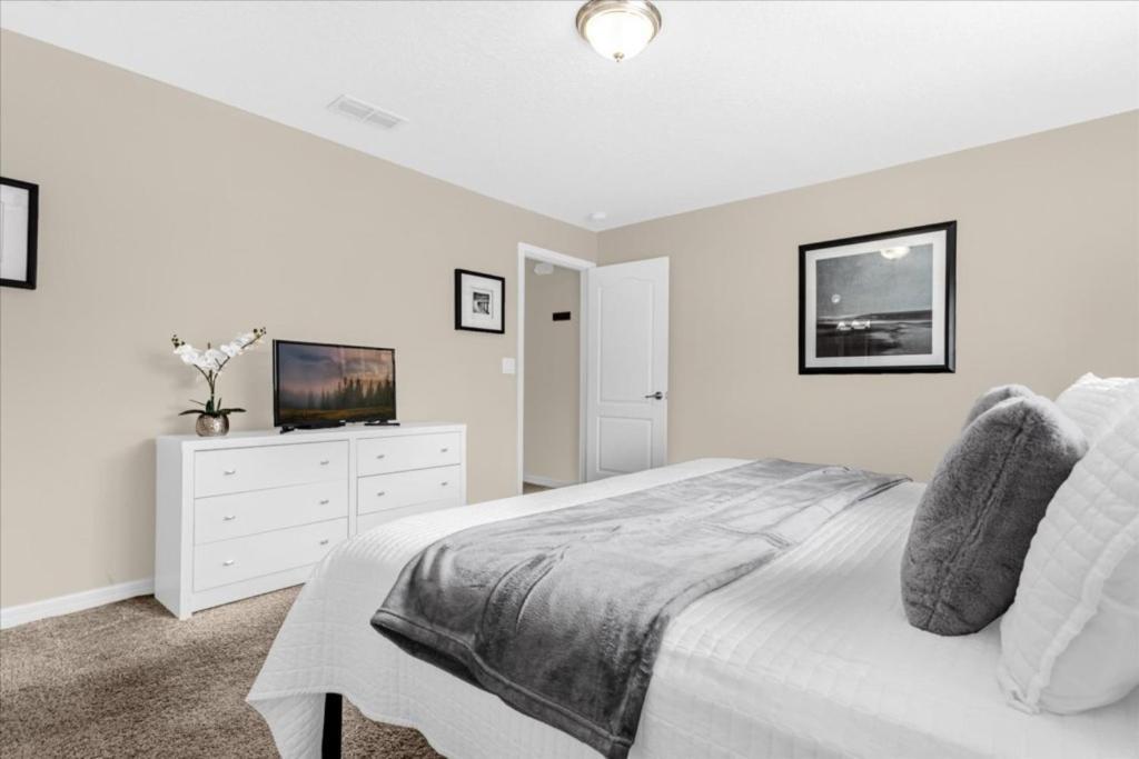 Holiday home 4 Bedrooms - 3 Bathrooms - Paradise Palms 2951 Bp *