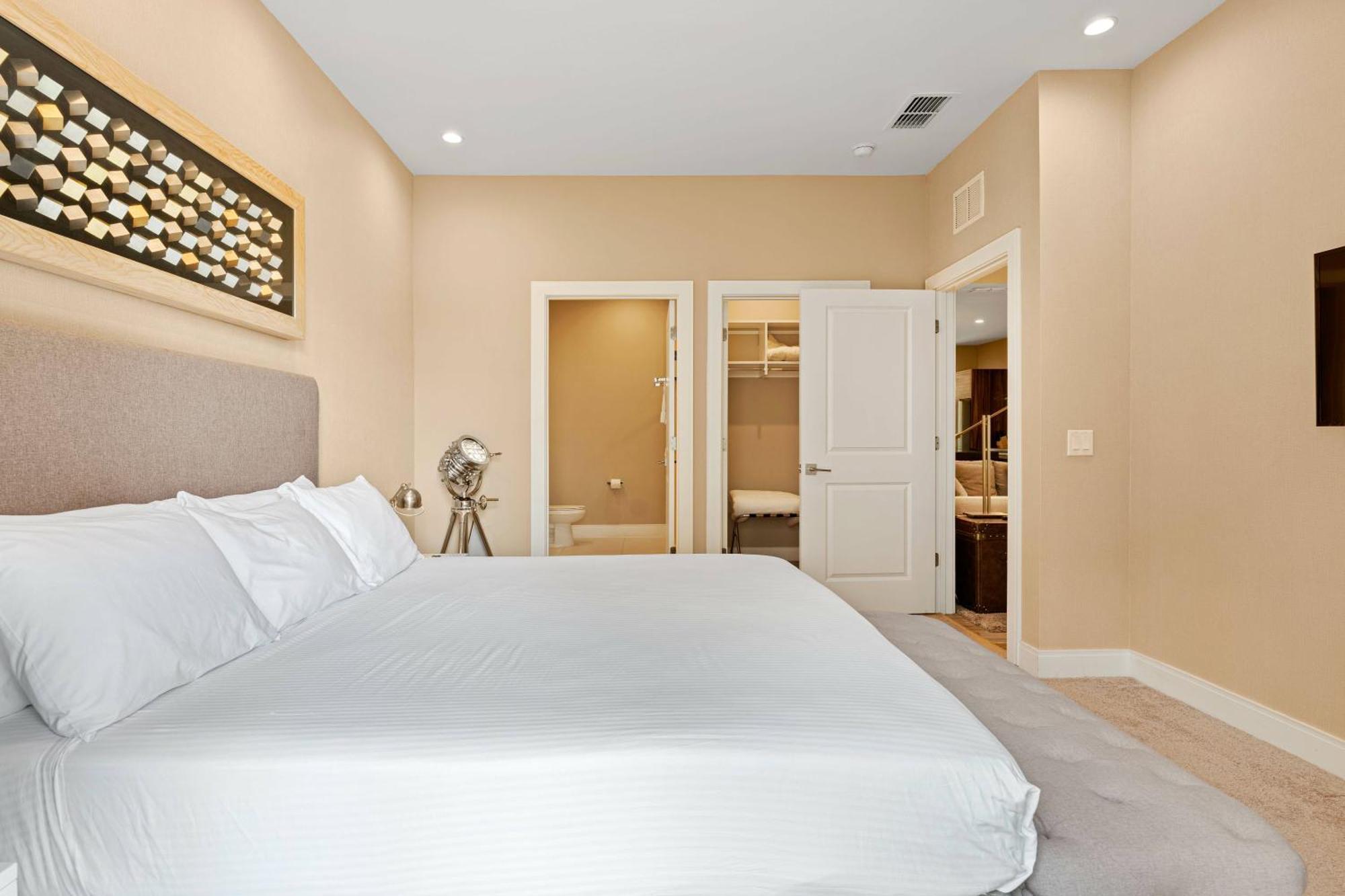 3081 Magic Village 4suites Jacuzzi Near 192 8 Min Holiday home