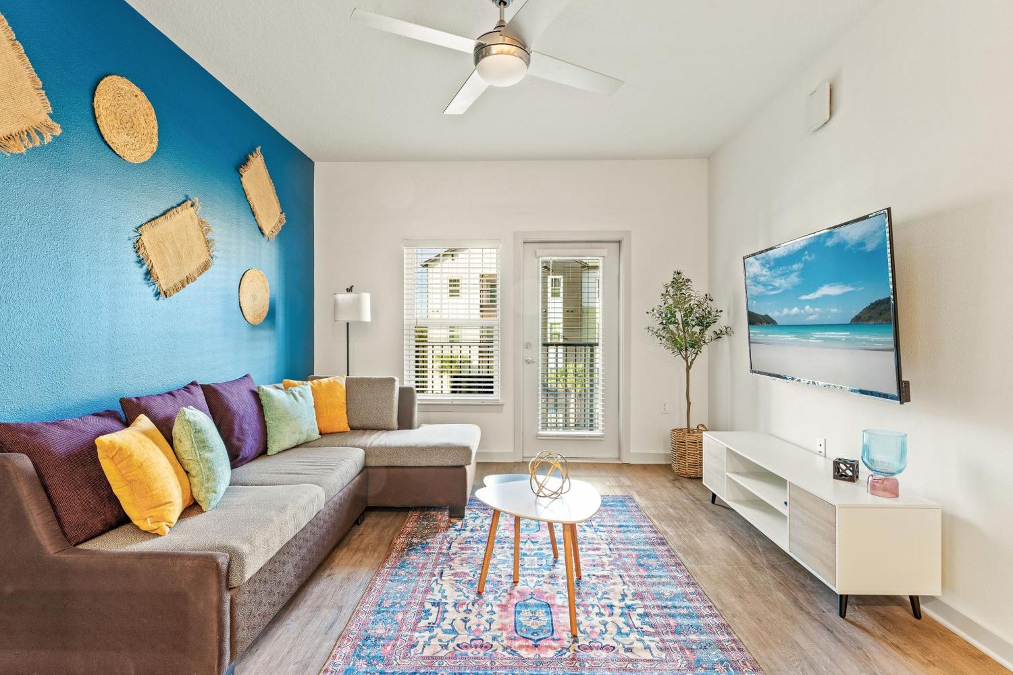 Apartment Complete Tranquil 10 Min To Parks Allows Pets, Resort-style Amenities