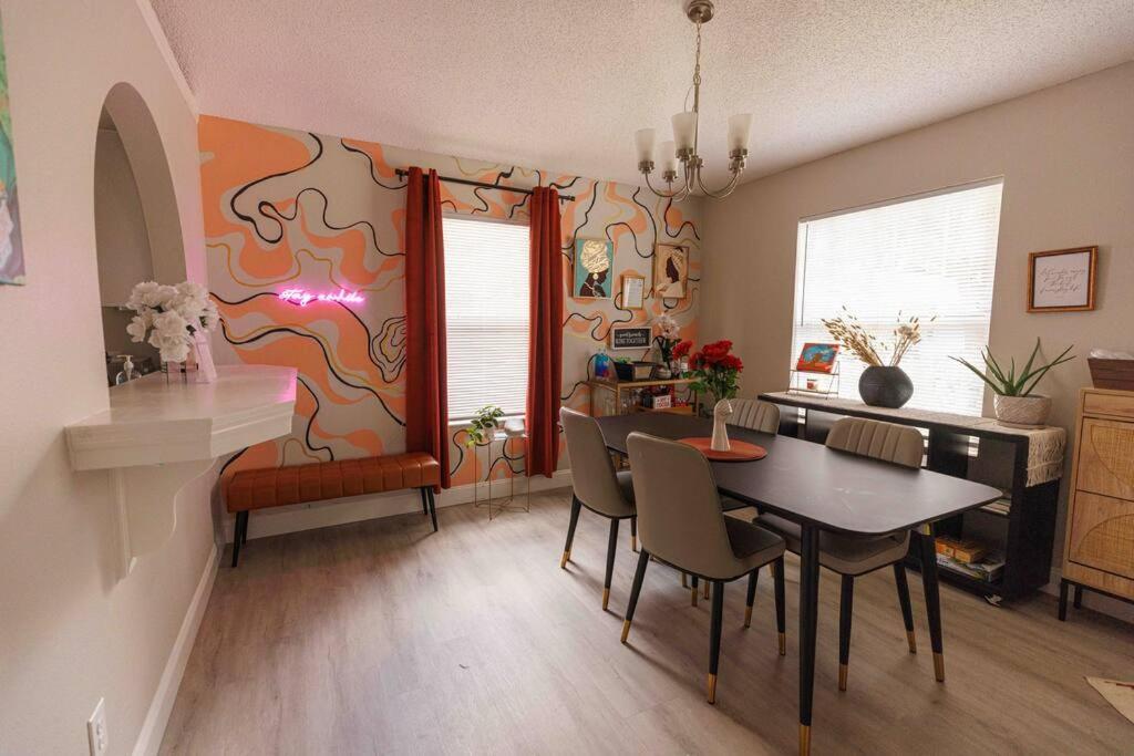 Entire 3 Bd With Murals And Parking By Downtown Orlando