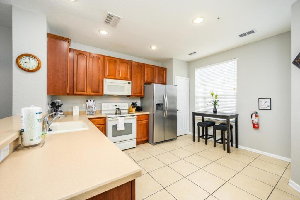 Apartment New Listing! Beautiful Townhome, Vista Cay 4019 Orlando