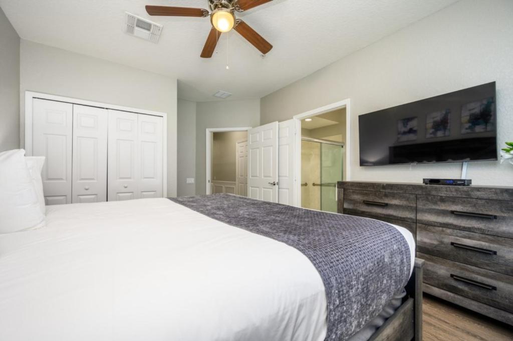 Apartment New Listing! Beautiful Townhome, Vista Cay 4019 *