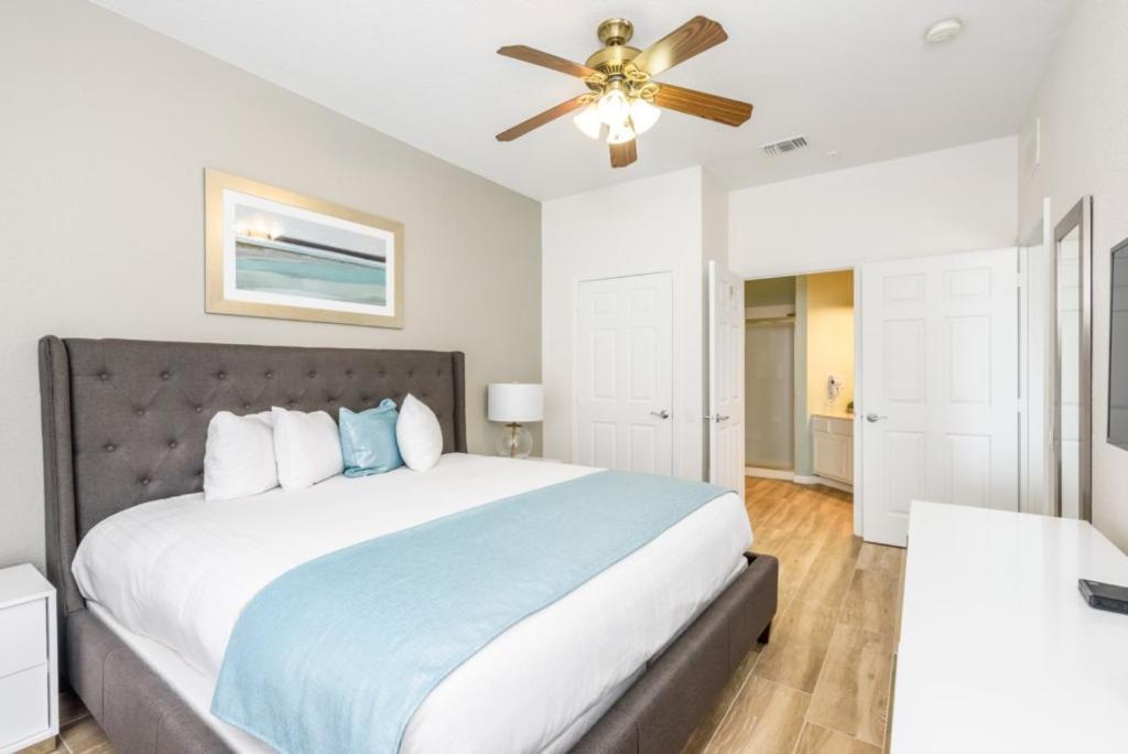 Beautiful Deluxe Condo, Vista Cay, - 3008 Apartment