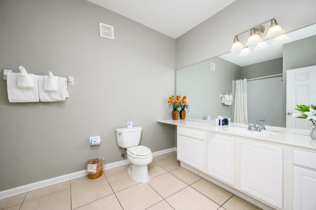 Beautiful Lakeview Condo, Vista Cay - 3013 * Orlando