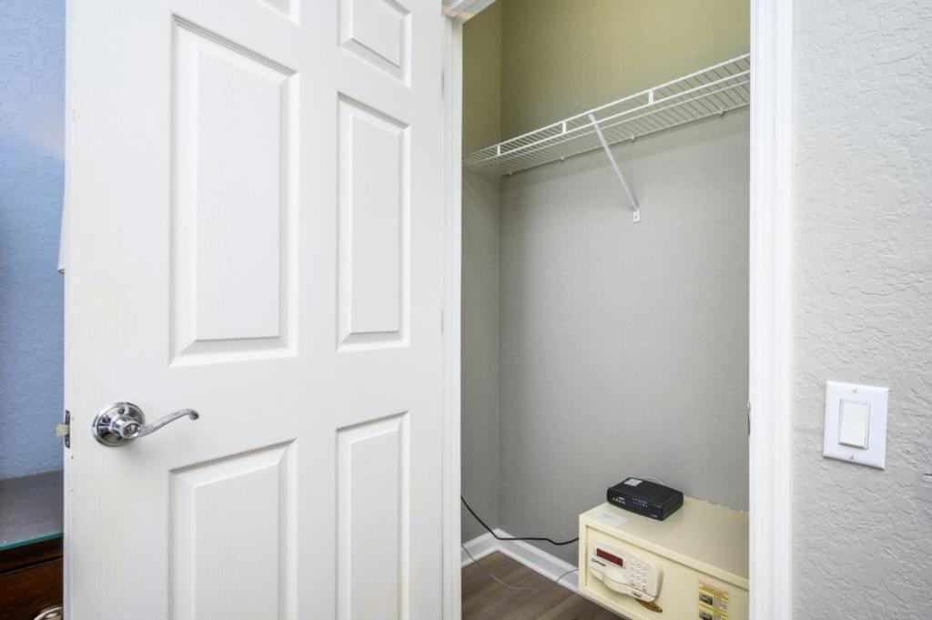 Beautiful Lakeview Condo, Vista Cay - 3013 Apartment