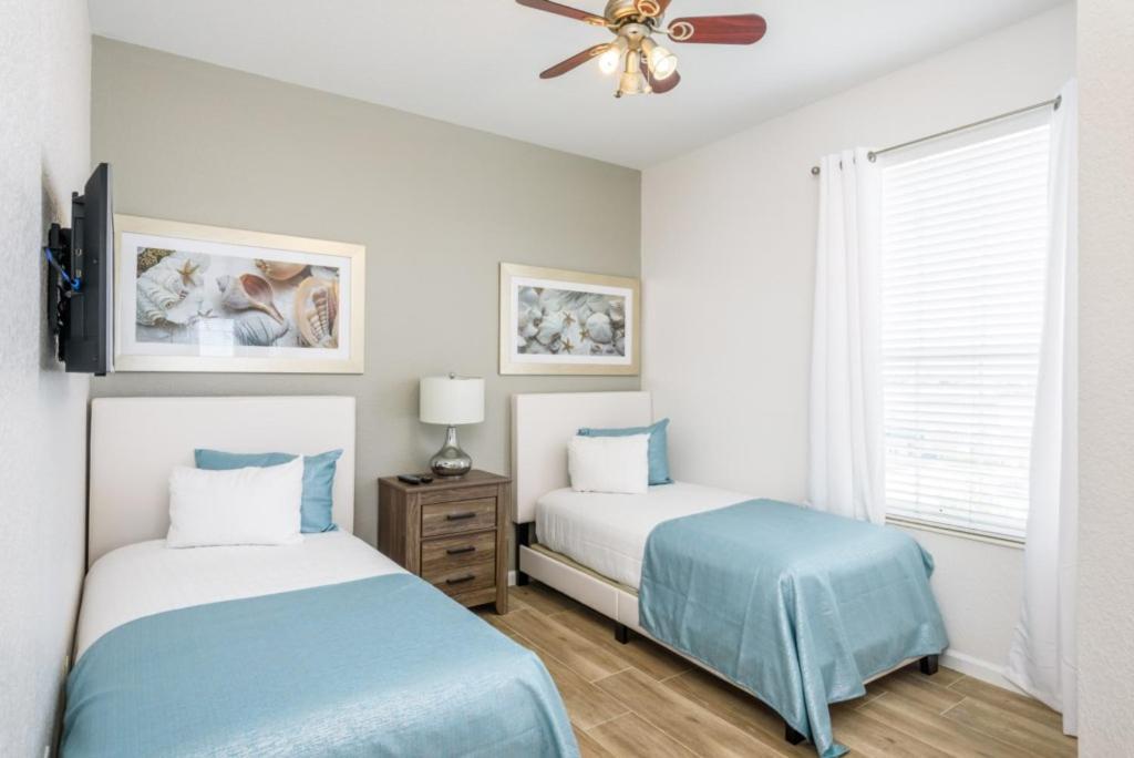 Beautiful Deluxe Condo, Vista Cay, - 3008
