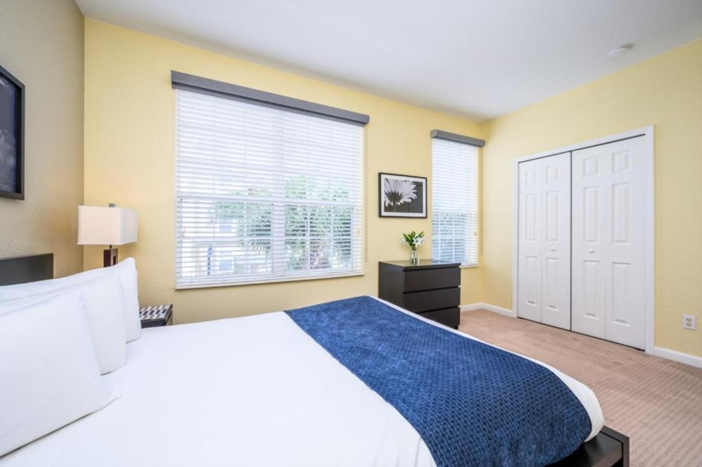 New Modern Townhome, Near The Parks - 4030 Apartment