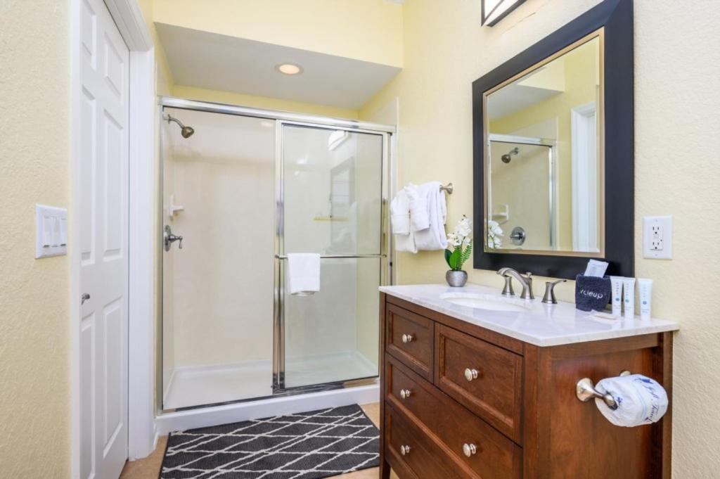 Apartment New Modern Townhome, Near The Parks - 4030 Orlando