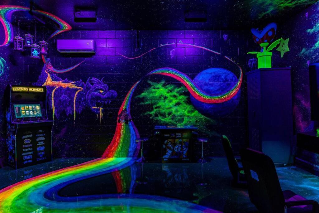 Immersive Themed In 4mi To With Game And Private Pool *