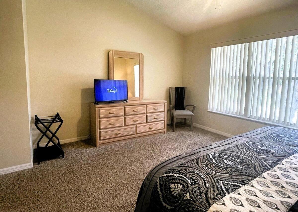 Ventura Village Grove Townhome Holiday home *