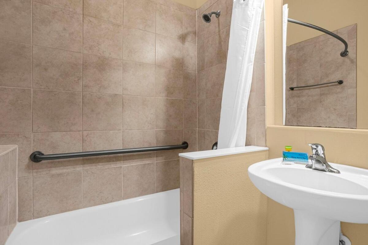 Holiday home Sunny Memorial Day In Fl - Townhome By Disney!