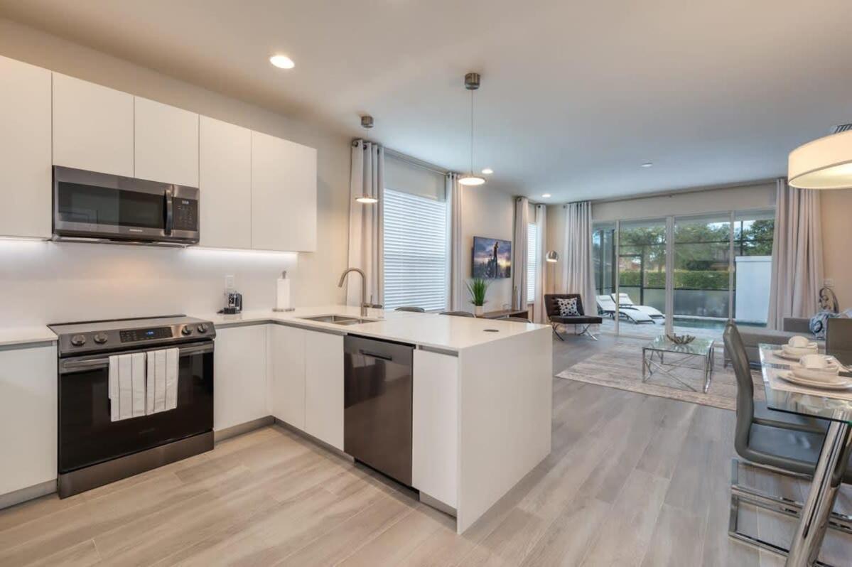 Spacious New Modern Retreat Holiday home *