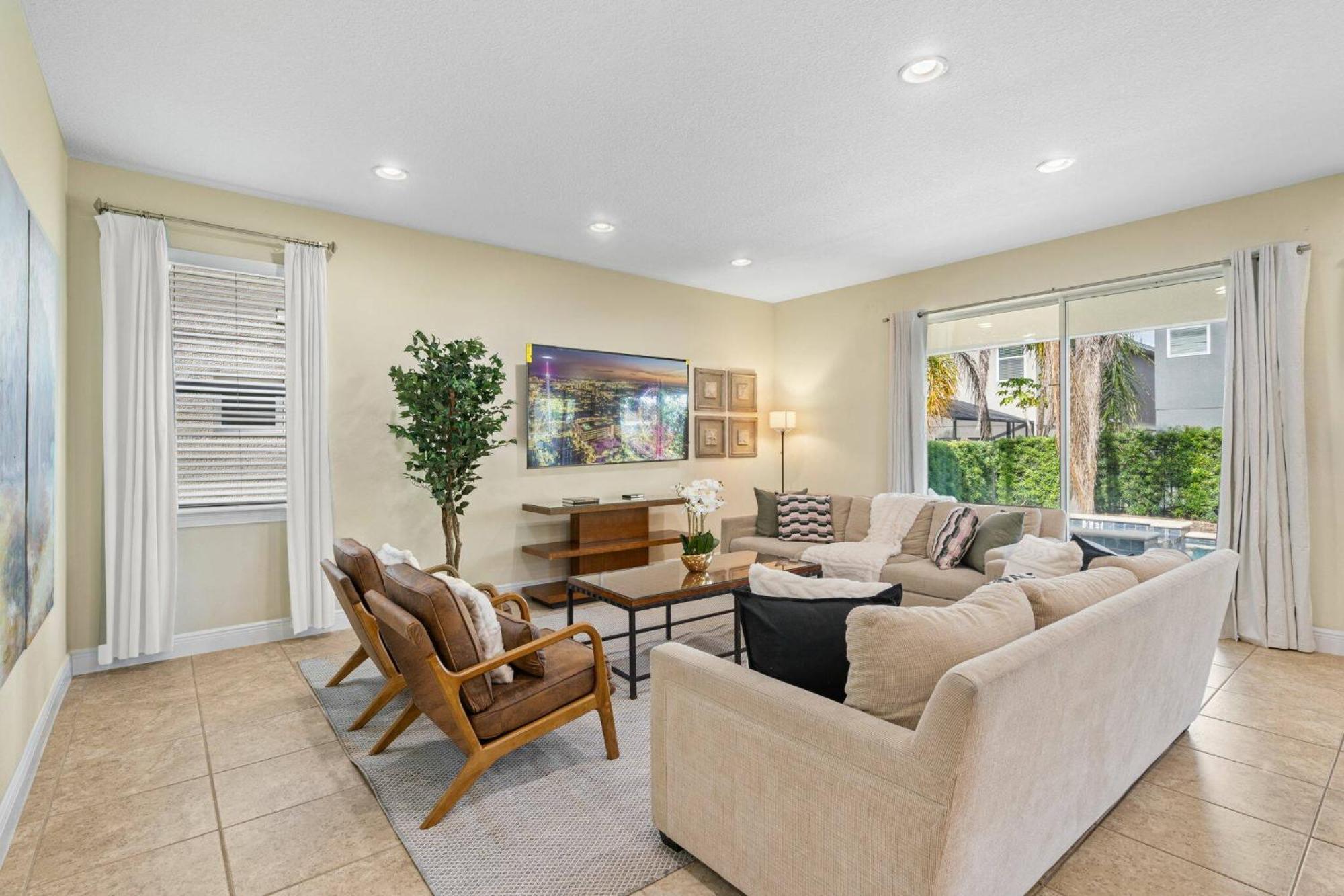 Lovely 5 Bedroom With Pool At Encore Holiday home Orlando
