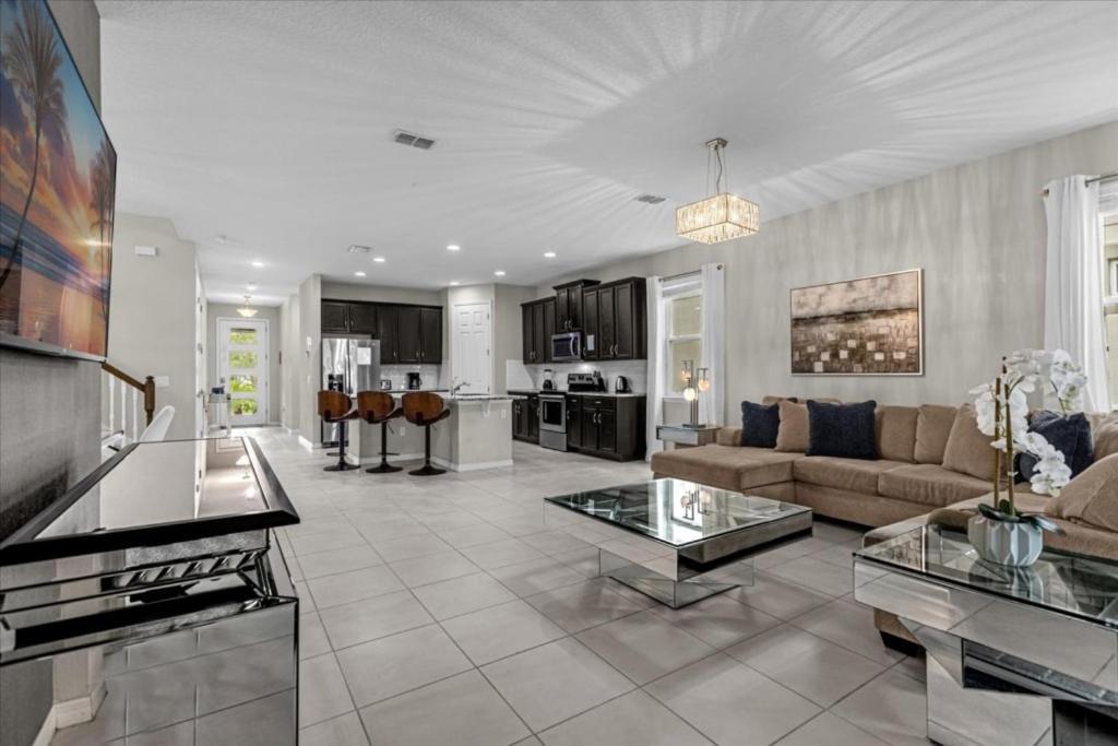 5 Bedrooms - 5,5 Bathrooms - Solara 9035 Pc *
