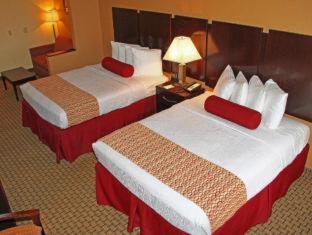 Western Universal - Newly Renovated! 3*