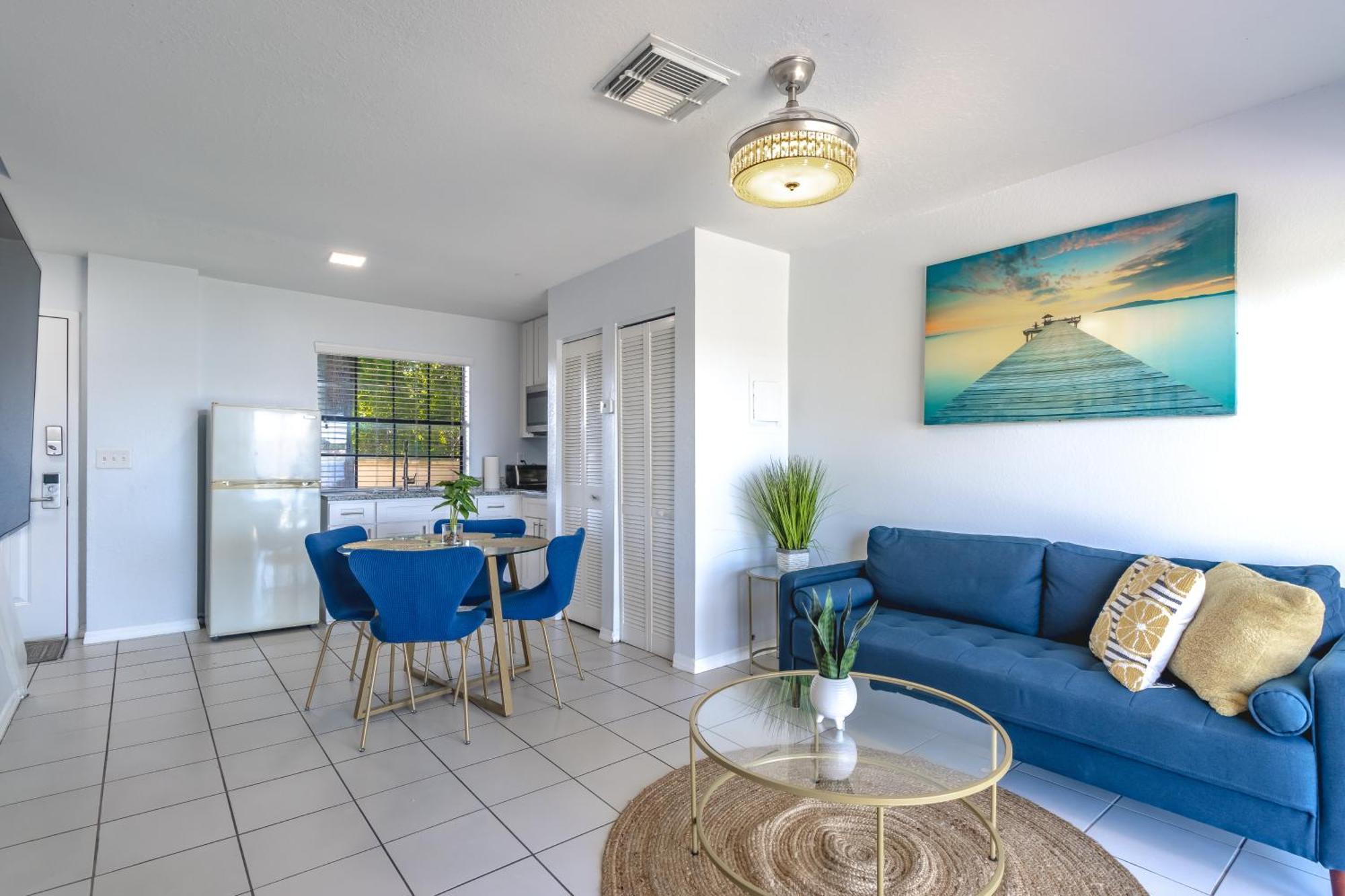 Charming Lakeview Retreat I * Orlando