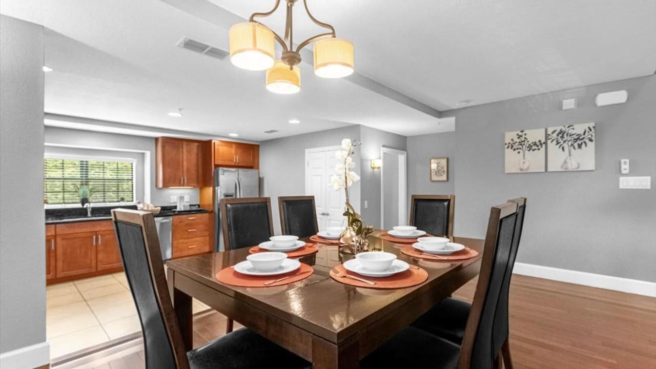Memorial Day - Renovated Townhome By Disney! Holiday home Orlando