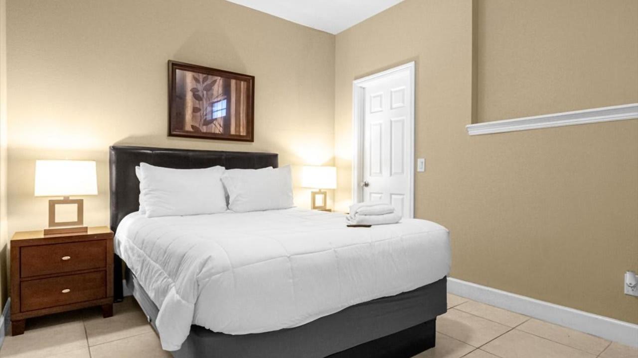 Memorial Day - Renovated Townhome By Disney!