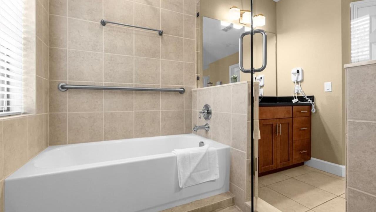 Memorial Day - Renovated Townhome By Disney!