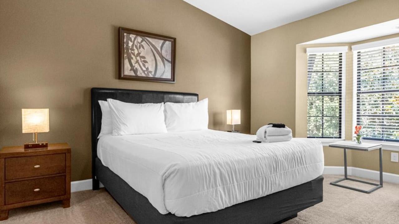Memorial Day - Renovated Townhome By Disney! Holiday home Orlando