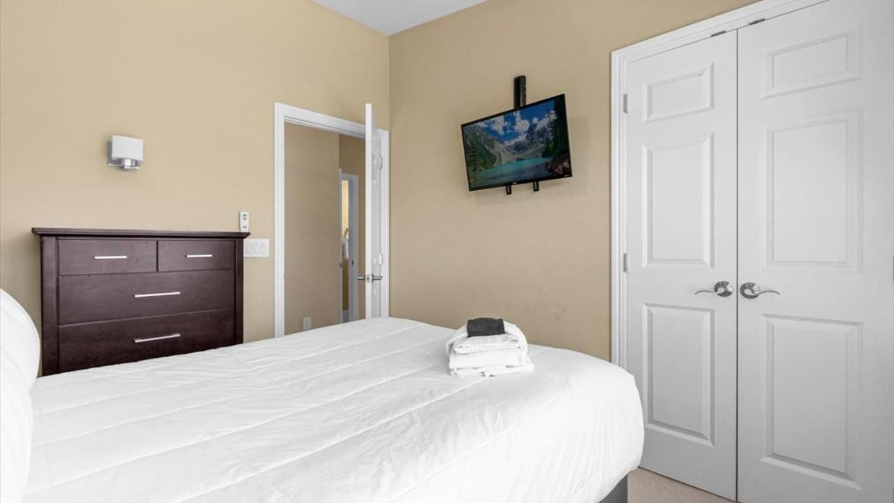 Memorial Day - Renovated Townhome By Disney! Holiday home *