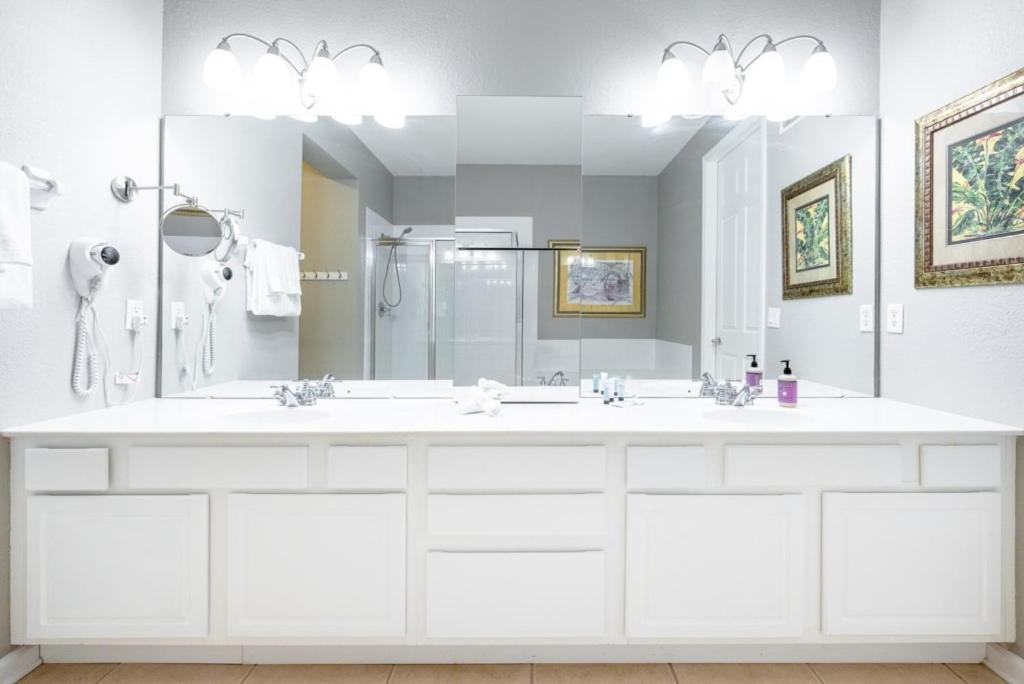 Vista Cay Luxury Rhapsody *