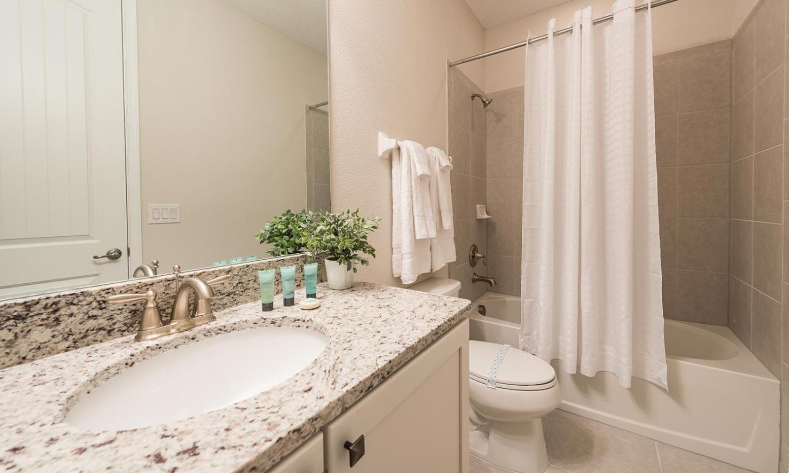 Holiday home Modern 6 Bdrm Retreat With Private Pool In Encore *
