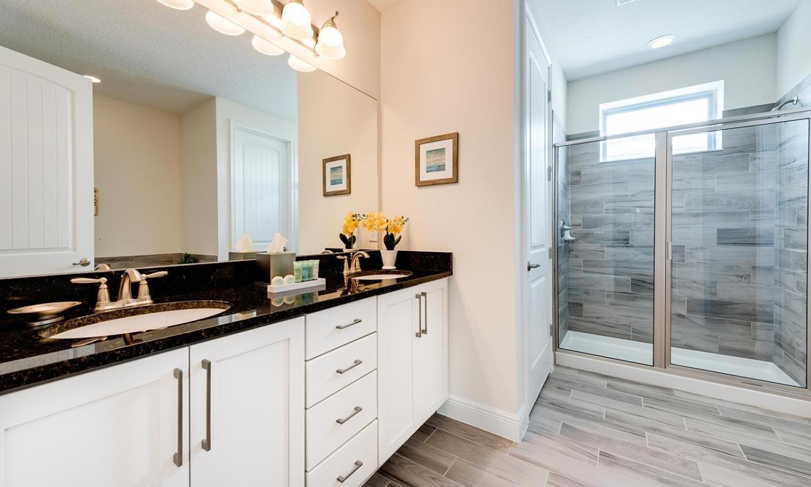 Homey 5 Bdrm With Private Pool At Encore