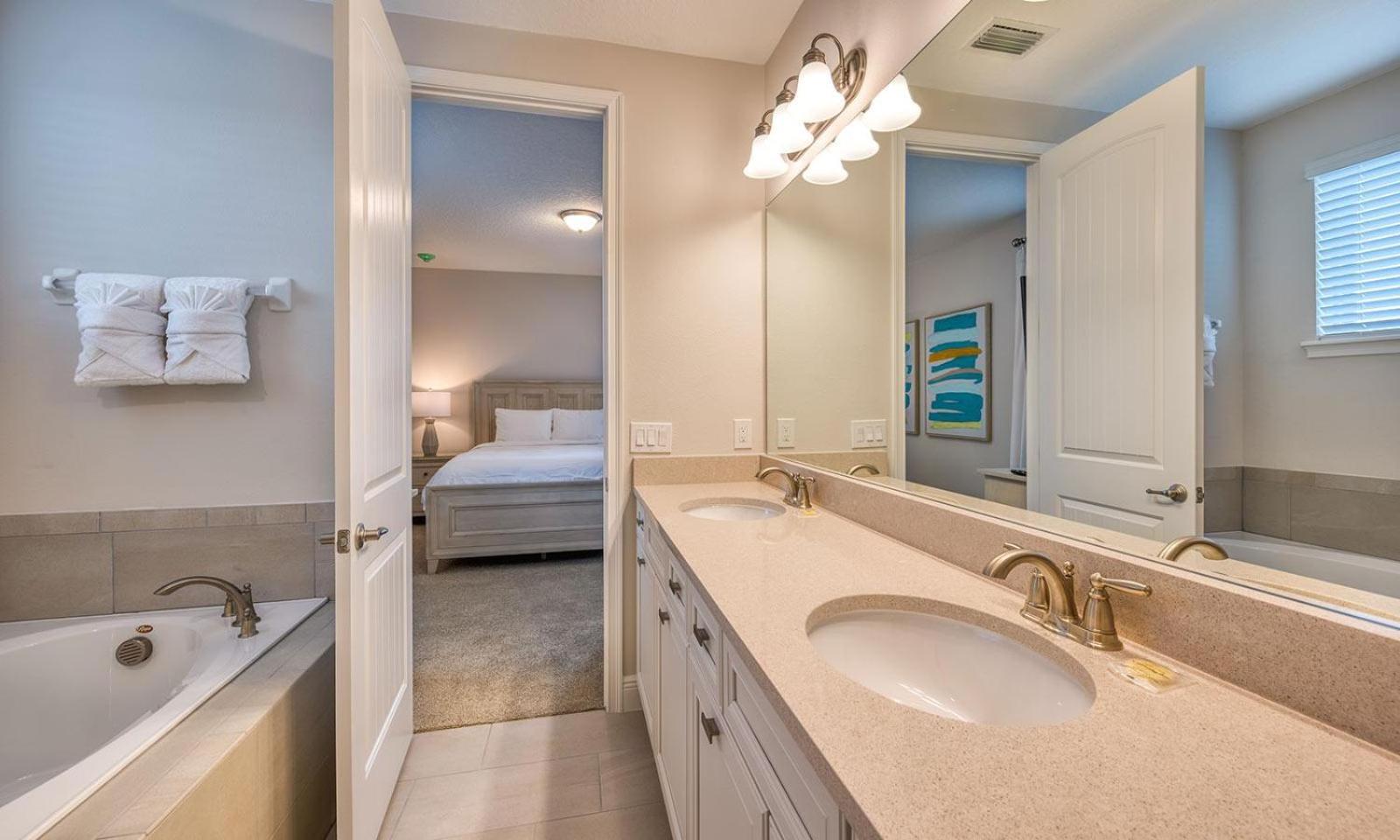 Homely 9 Bdrm With Games At Encore