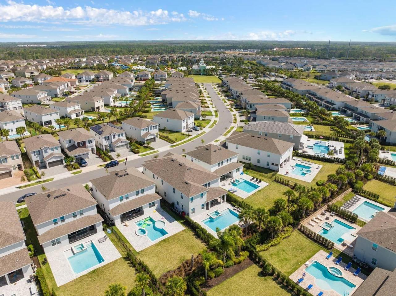 Stylish 10 Bdrm With Galactic Themed In Encore Holiday home Orlando