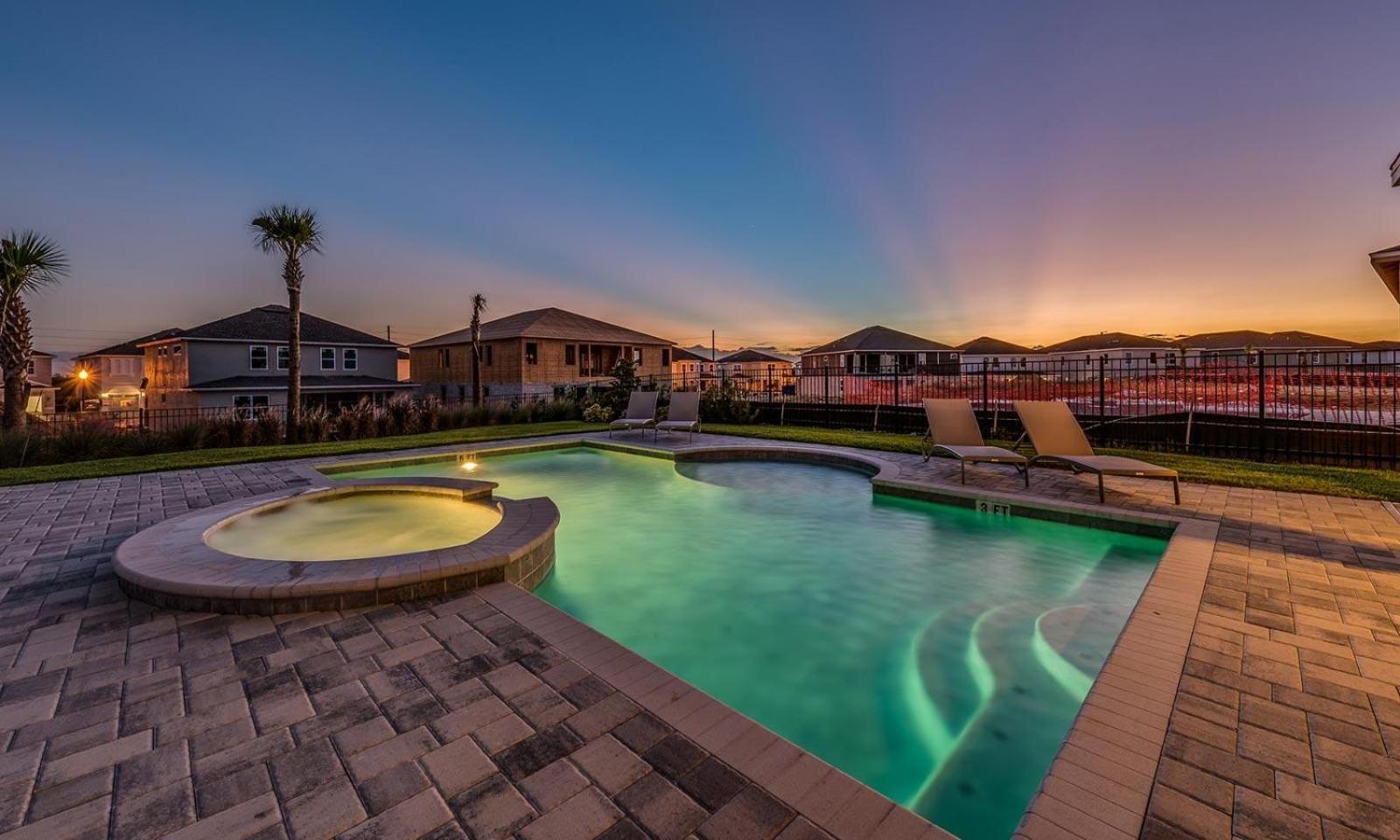 Modern 4 Bdrm With Private Pool In Encore Holiday home Orlando
