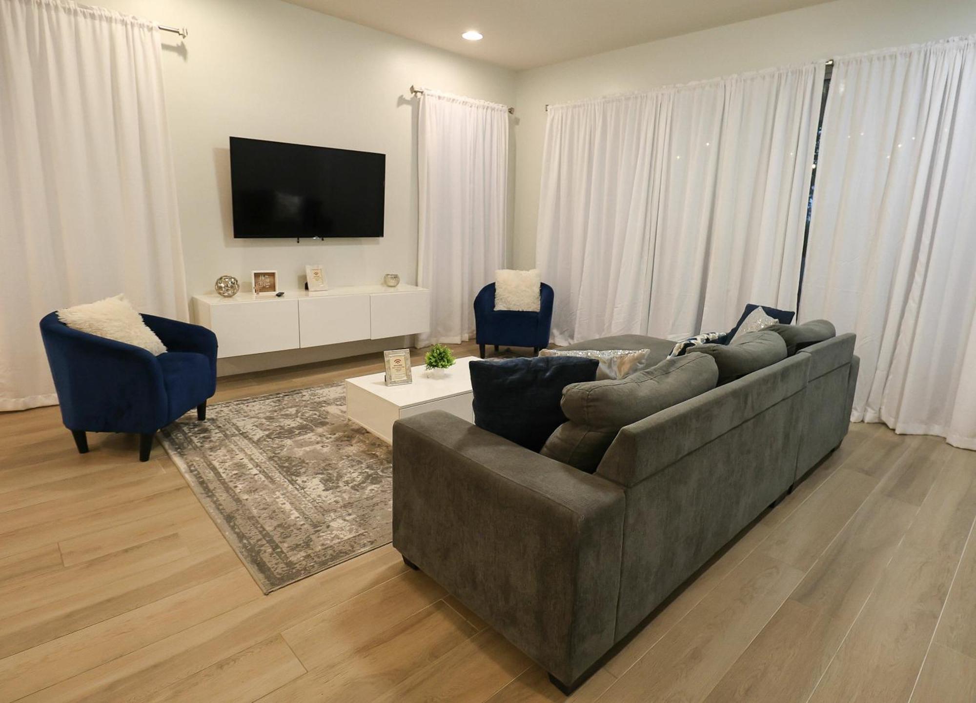 New Vacation Townhome With Private Pool 17528 Holiday home *