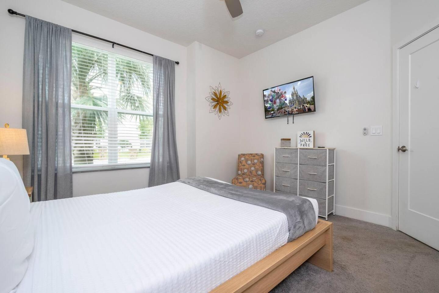 Comfortable Near & Private Pool 17414 Holiday home Orlando