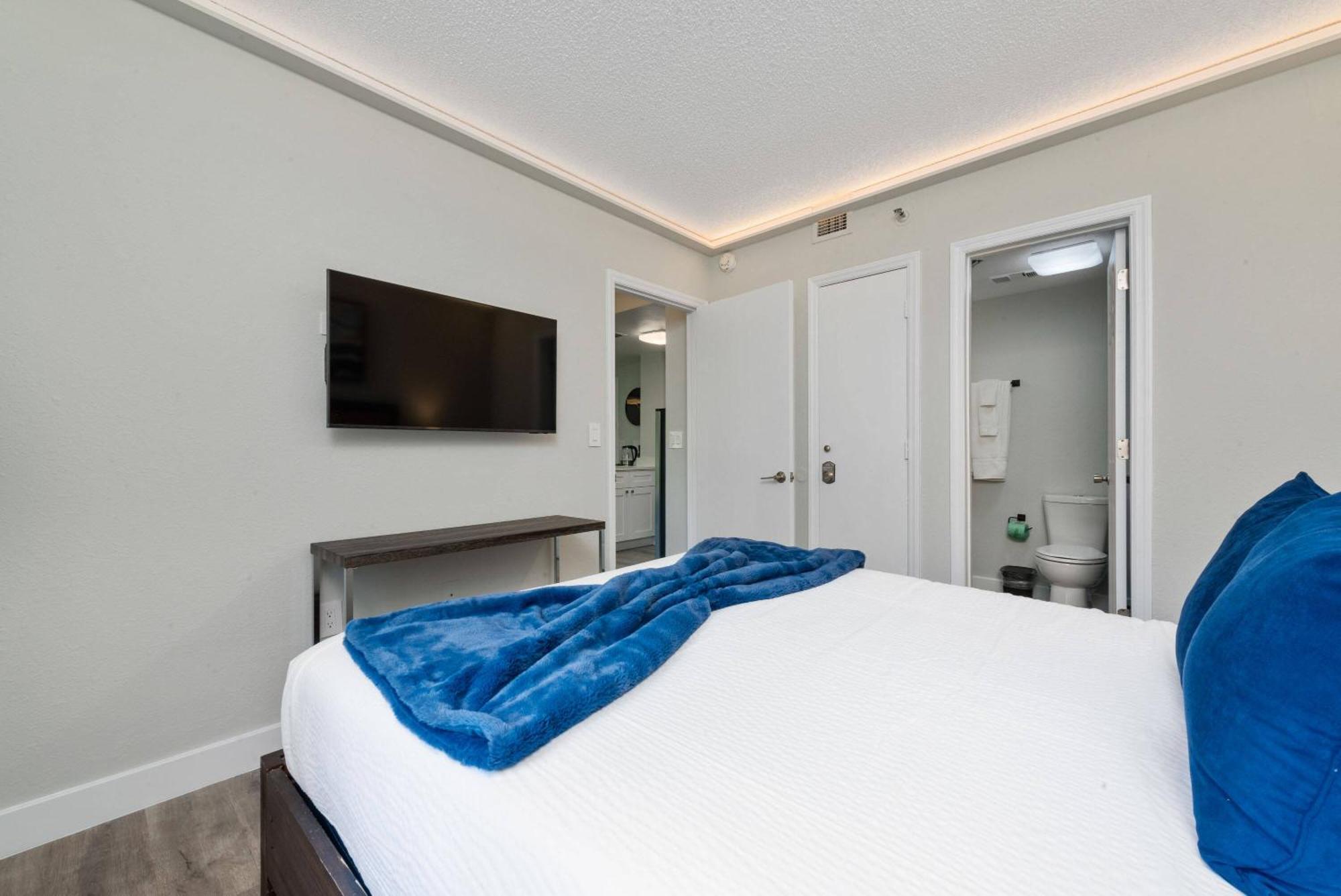 Luxury 2 The Enclave Near Parks Apartment Orlando
