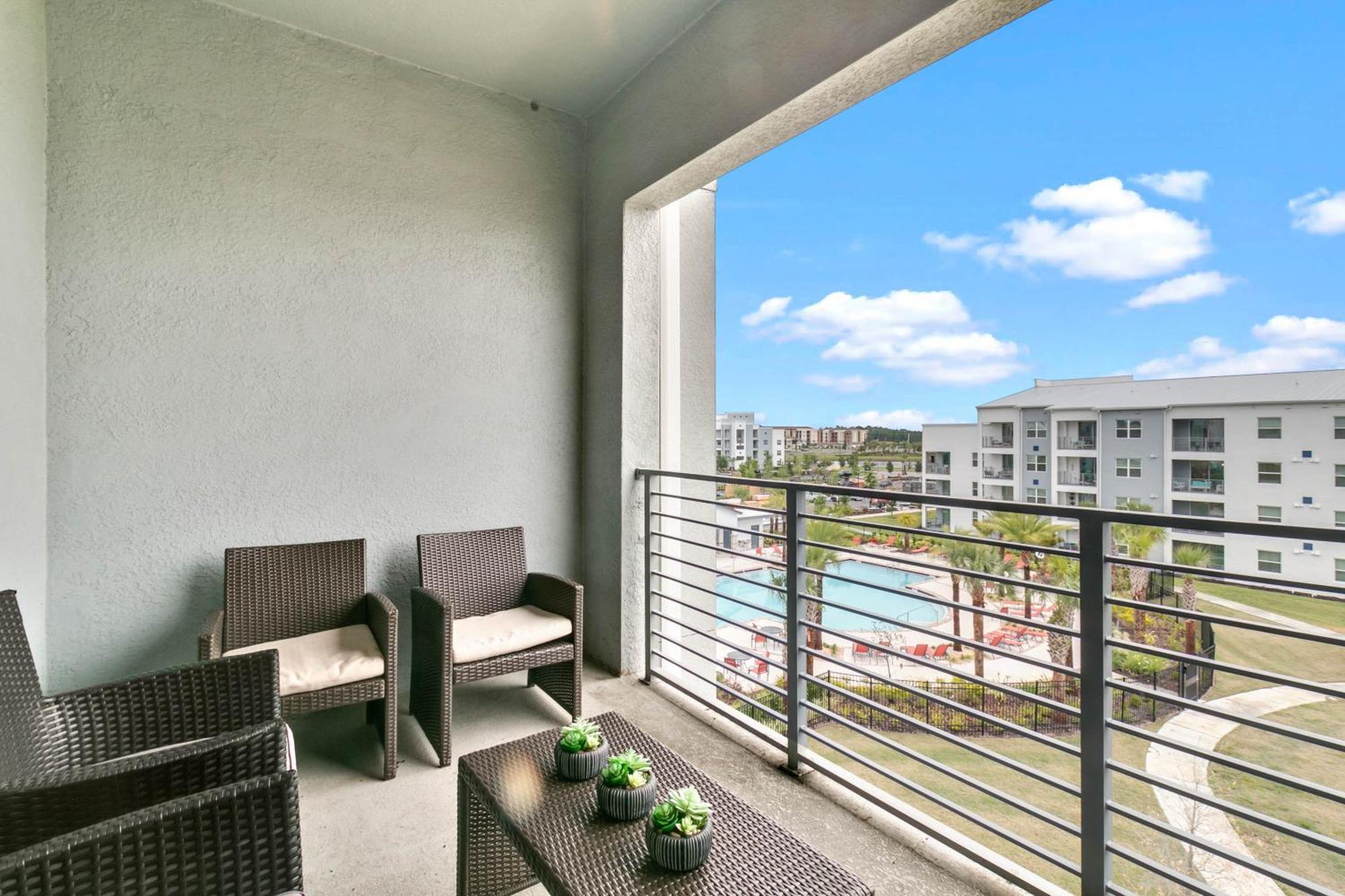 Apartment 2 Bedrooms - 2 Bathrooms - Storey 3120-403 Pc *