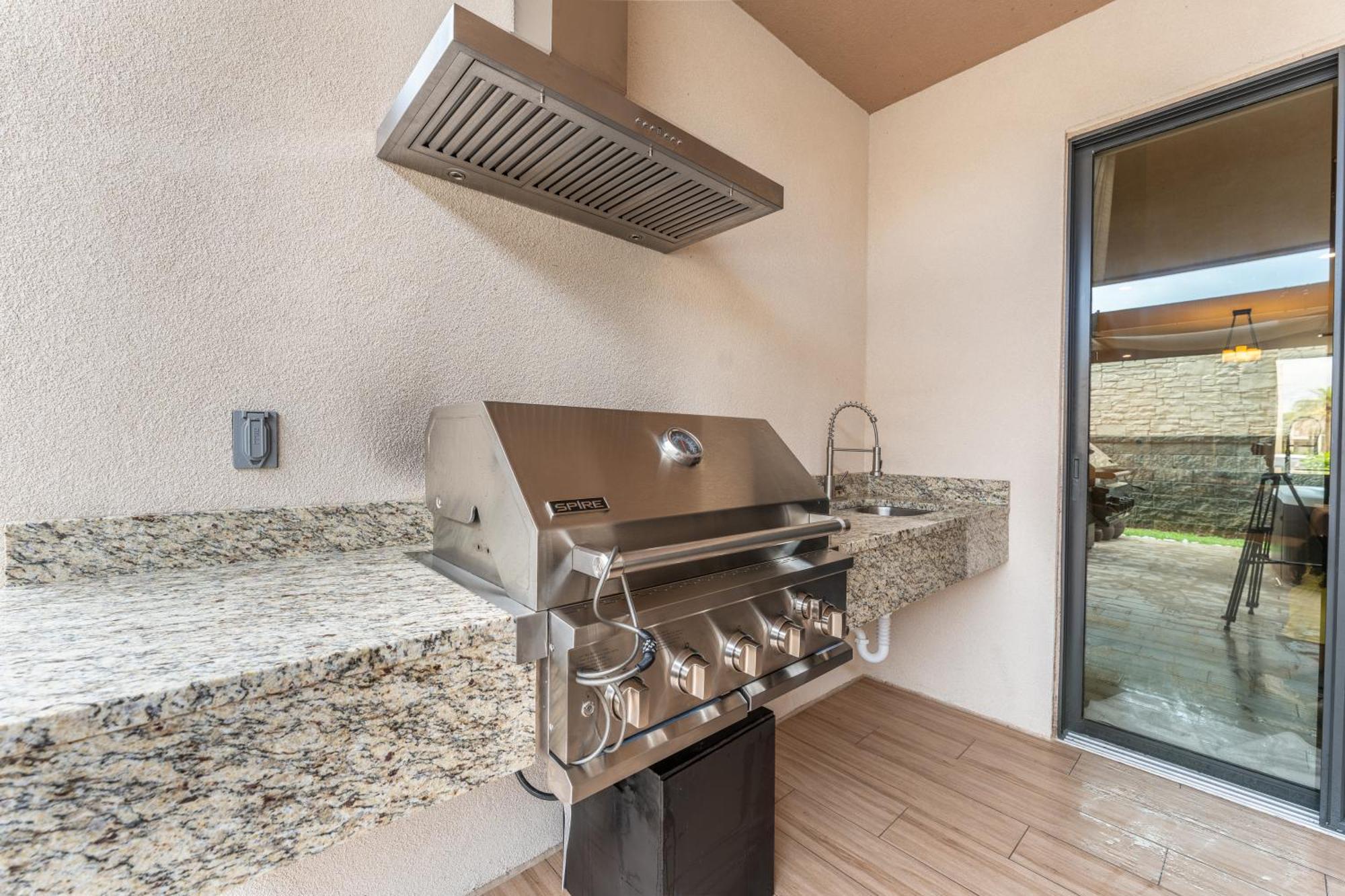 3081 Magic Village 4suites Jacuzzi Near 192 8 Min Holiday home *