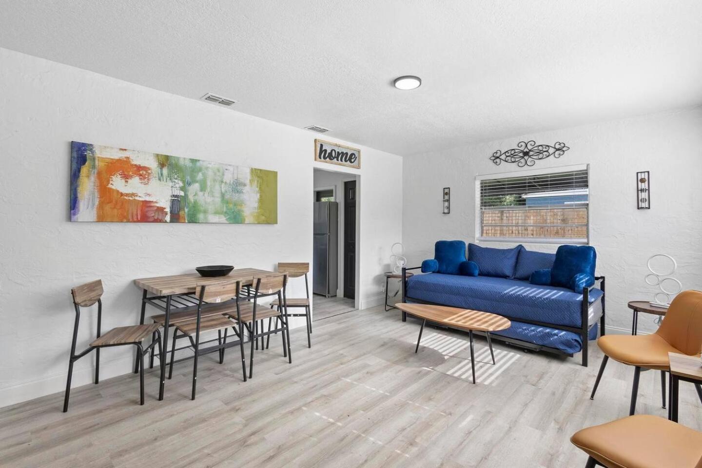 Sunny 2br Getaway Pets Welcome Sleeps 6
