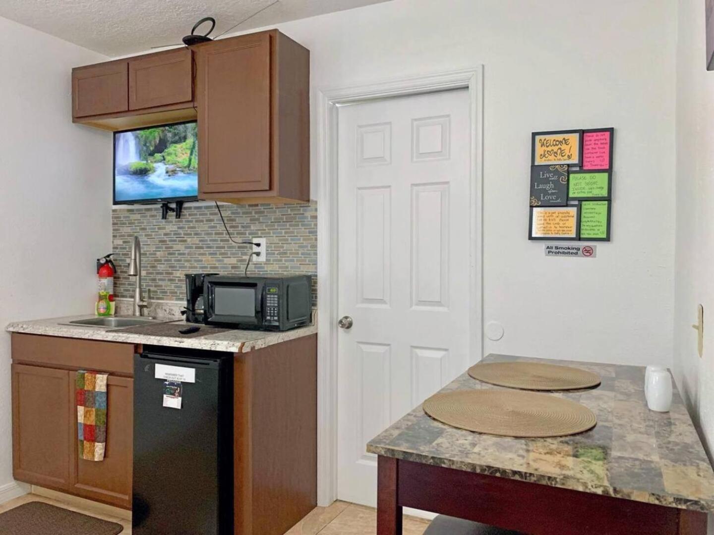 Holiday home Wallet-friendly 1br Wi-fi Pets Ok *