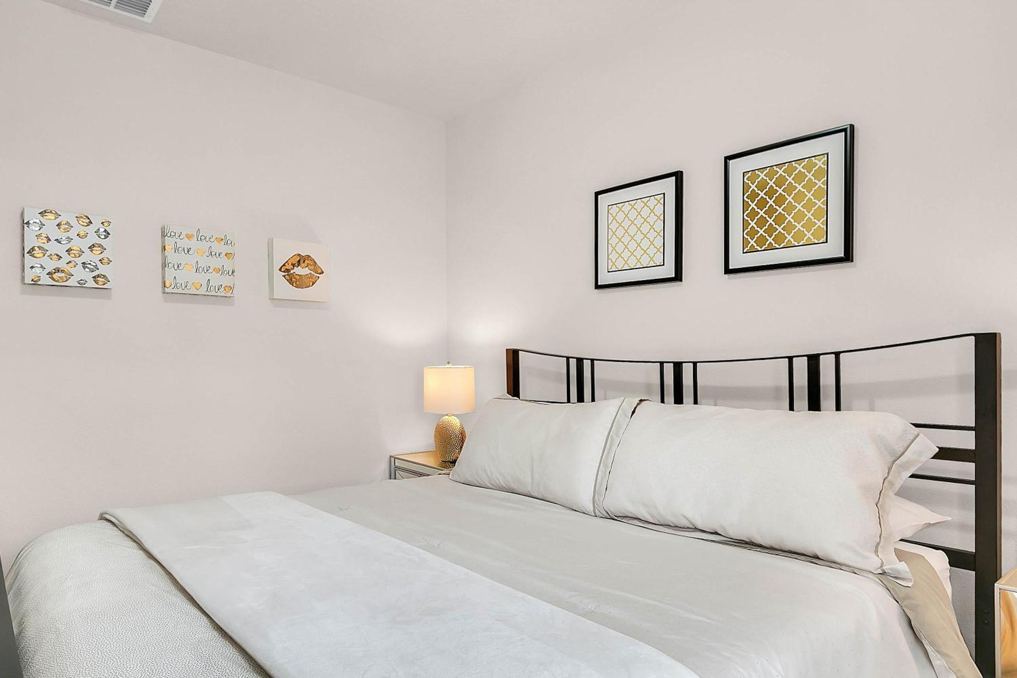 3 Bedrooms - 2 Bathrooms - Lucaya Village 18-102 Holiday home