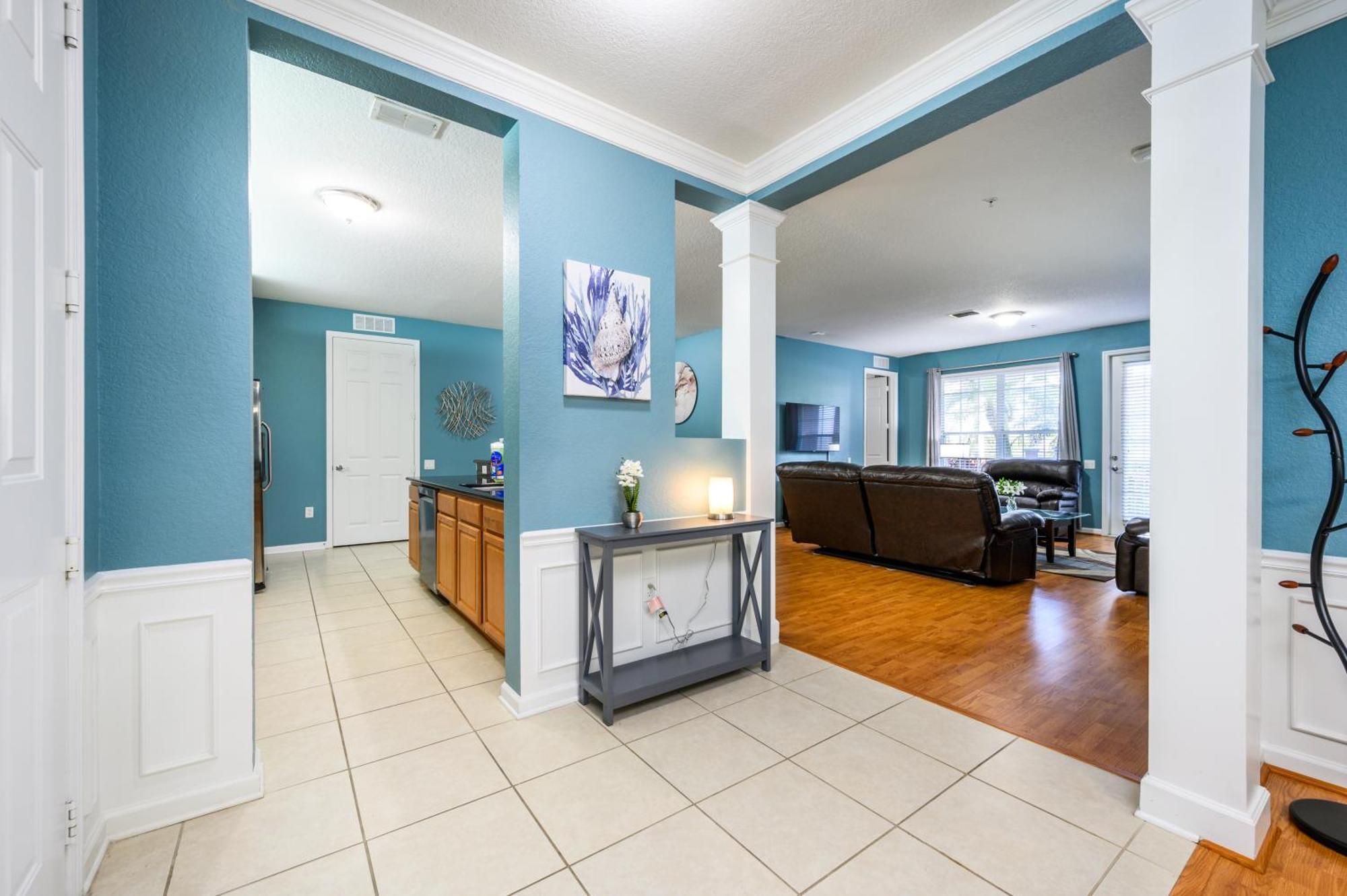 Luxury Lakeview Penthouse, Vista Cay 1027 Apartment *