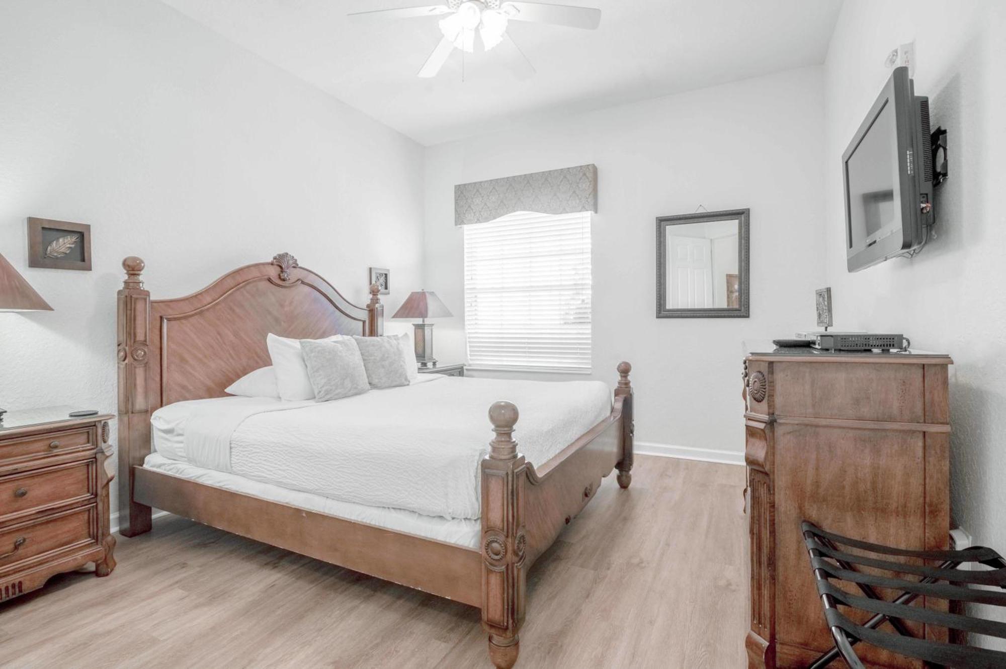 Laguna Penthouse And Pool View Near Parks And Convention Center *