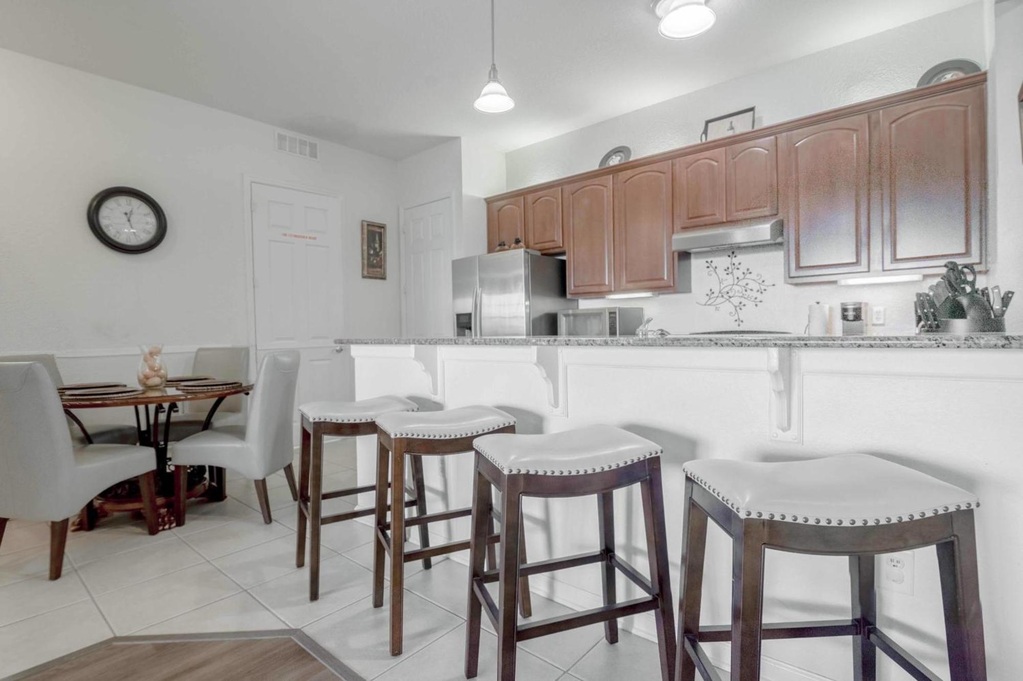 Laguna Penthouse And Pool View Near Parks And Convention Center Holiday home