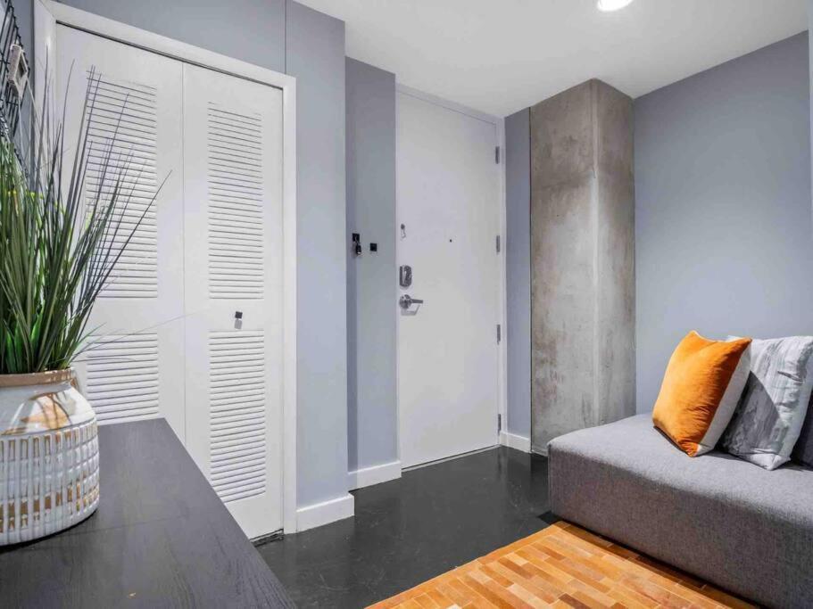 Apartment Lovely 2bdrm 2bath Thorton Park With Secure Parking *