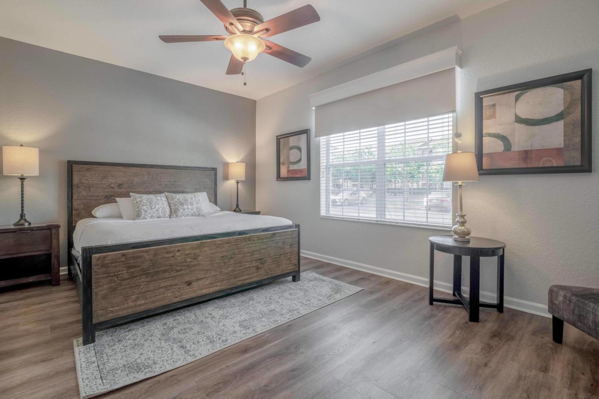 New! Gorgeous Vista Cay Luxury Secret Near Theme Parks, And Walk To The Convention Center Apartment