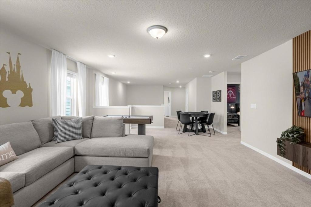 7 Bedrooms- 5,5 Bathrooms- Windsor Cay 1261 Er Holiday home *